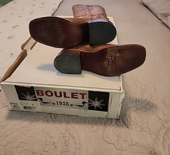 Boulet Elegant Brown Embroidered Look Heeled Boots - Picture 7 of 9